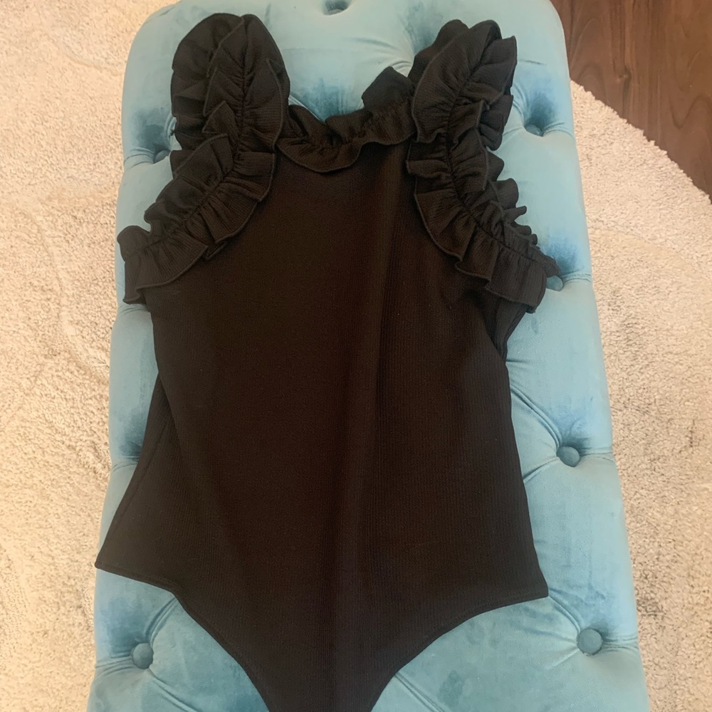TCEC Ruffle Ribbed Bodysuit in Black, NWOT